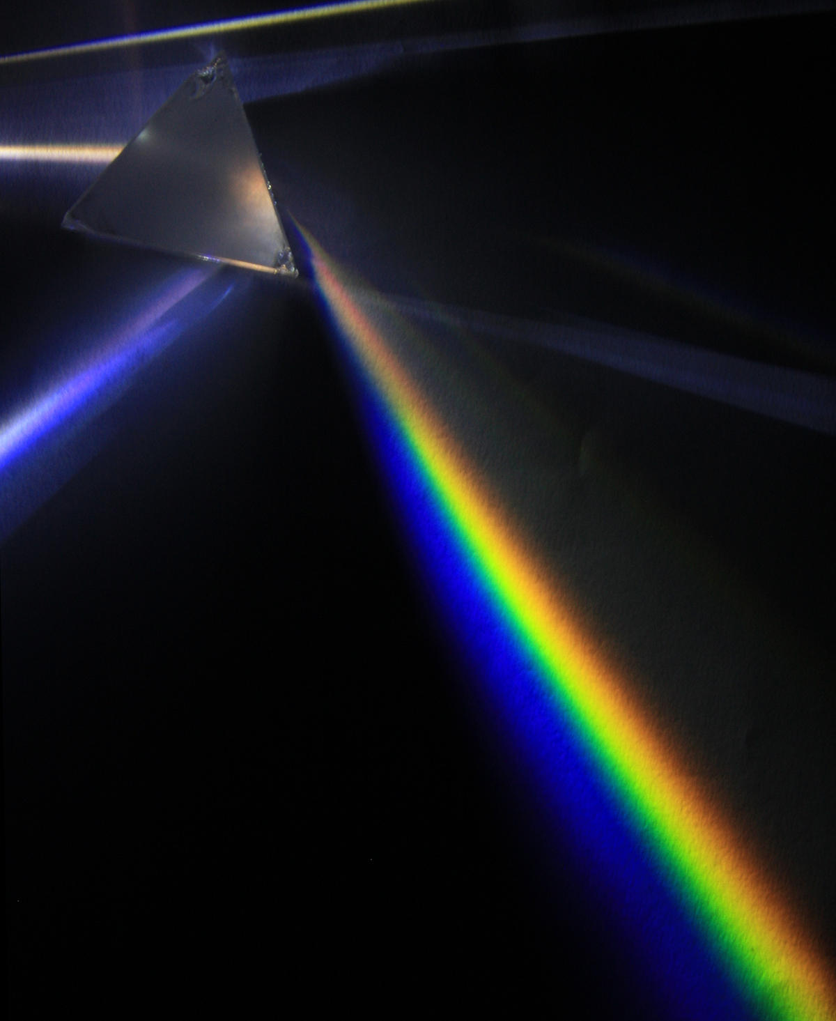 Astrónomos de palmo e meio - "A luz das estrelas - Construção de espectroscópios"